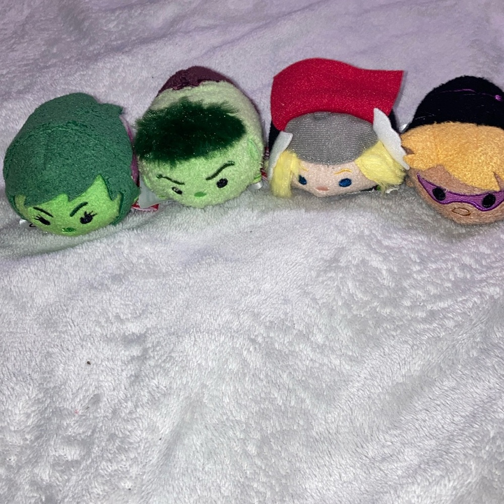 Marvel 4 peace she Hulk/he Hulk/ Thor/ Hawkeye NEW Tsum Tsum